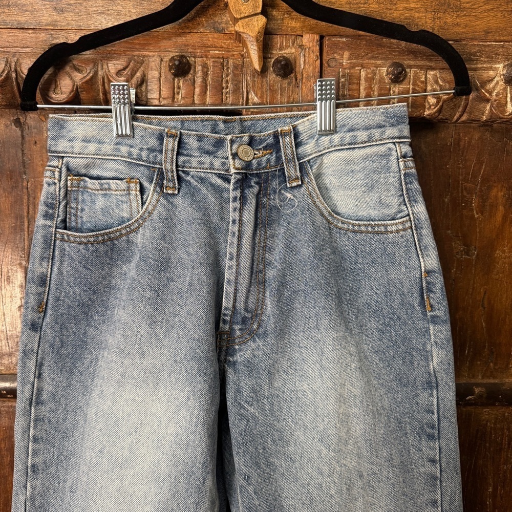 Brandy Melville J. Galt High-Waisted Straight Leg Jeans – Size S – Vintage Wash - Picture 4 of 5